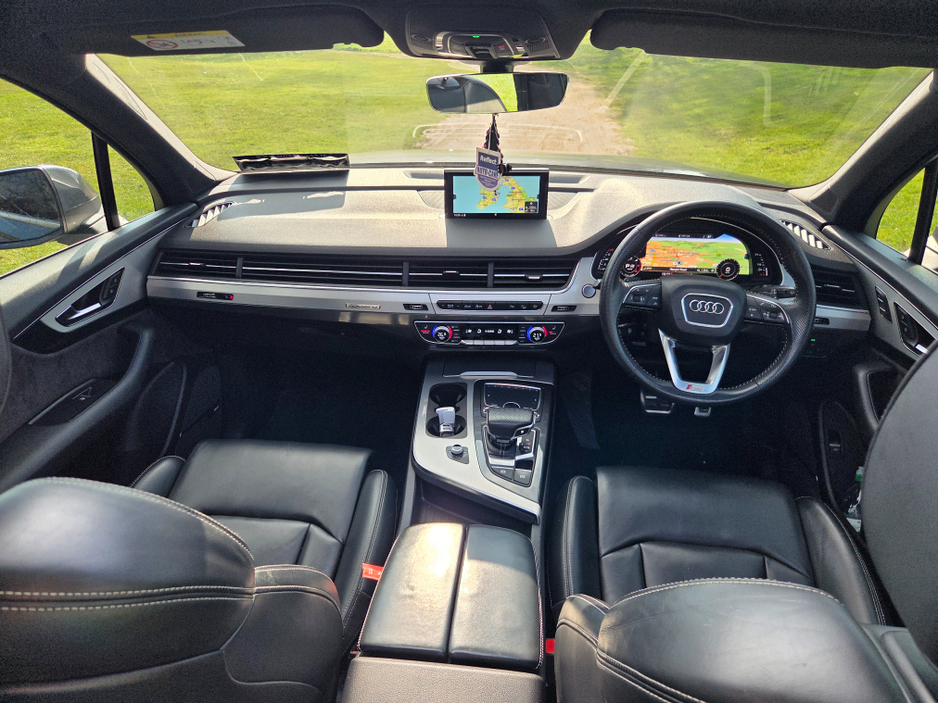 2018 Audi Q7 - image 8