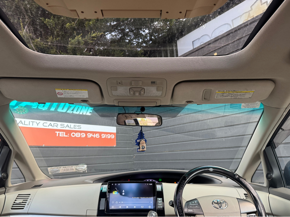 2010 Toyota Estima - image 18