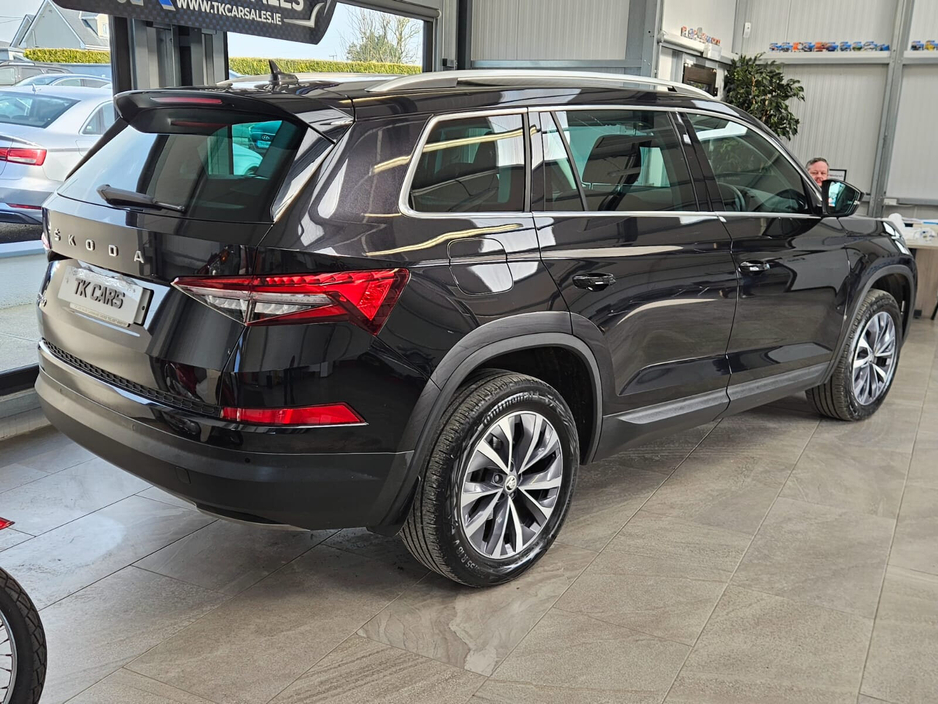 2023 Skoda Kodiaq - image 2