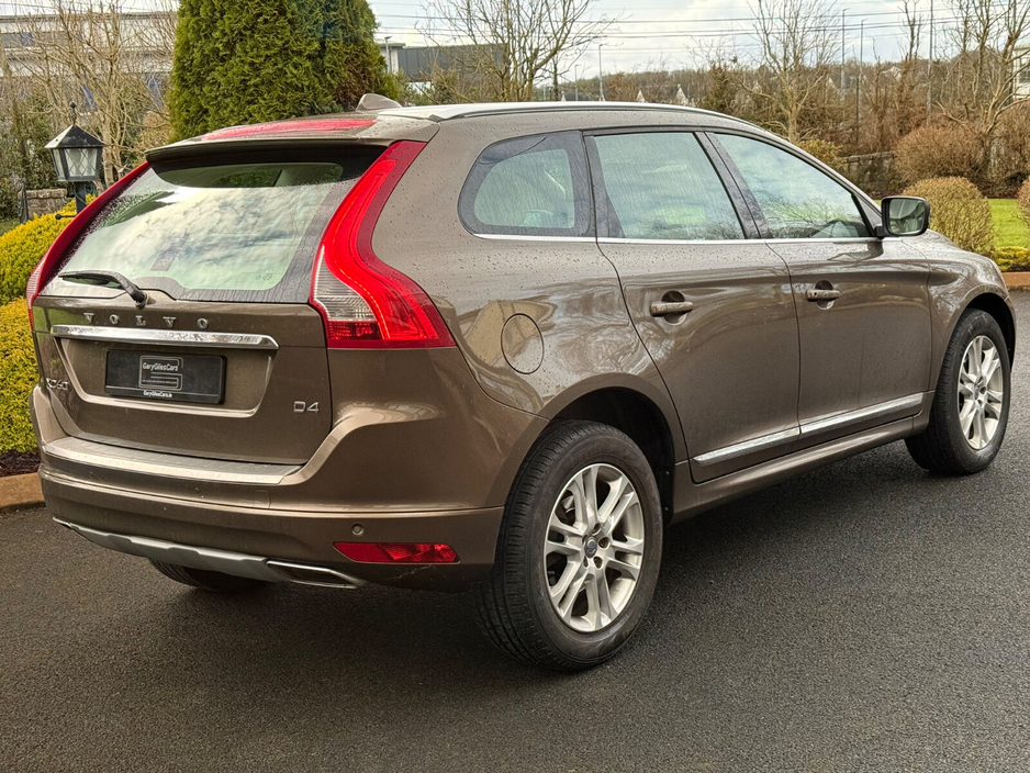 2015 Volvo XC60 - image 7