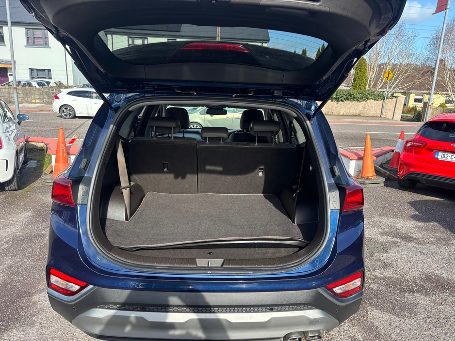2020 Hyundai Santa Fe - image 9
