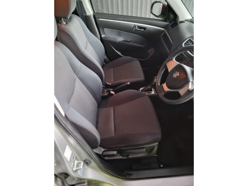 2012 Suzuki Swift - image 10