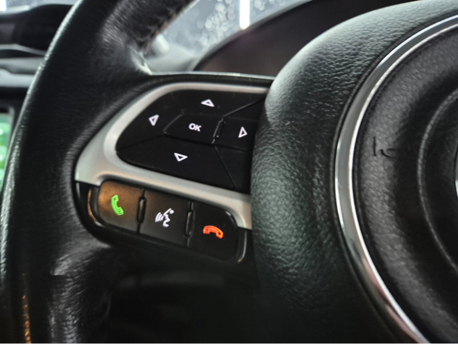 2016 Jeep Renegade - image 6