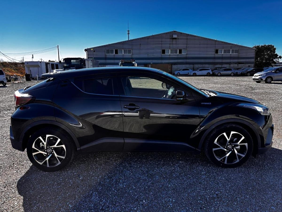 2017 Toyota C-HR - image 3