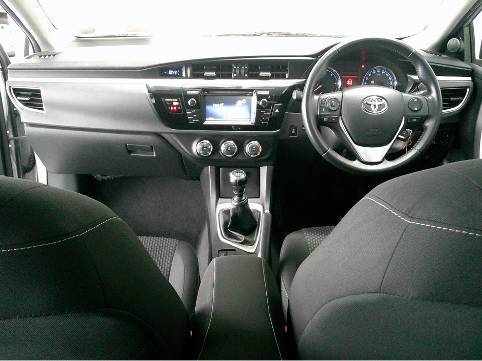 2014 Toyota Corolla - image 14