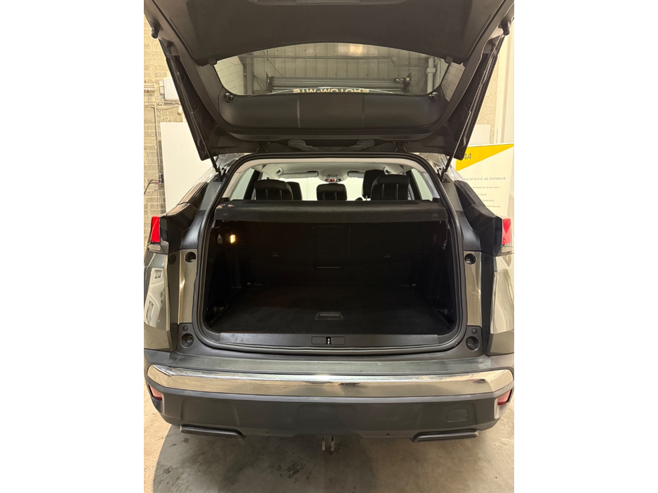 2018 Peugeot 3008 - image 11