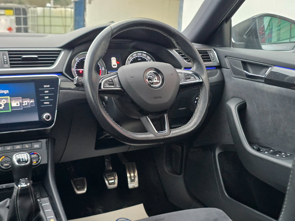 2018 Skoda Superb - image 20