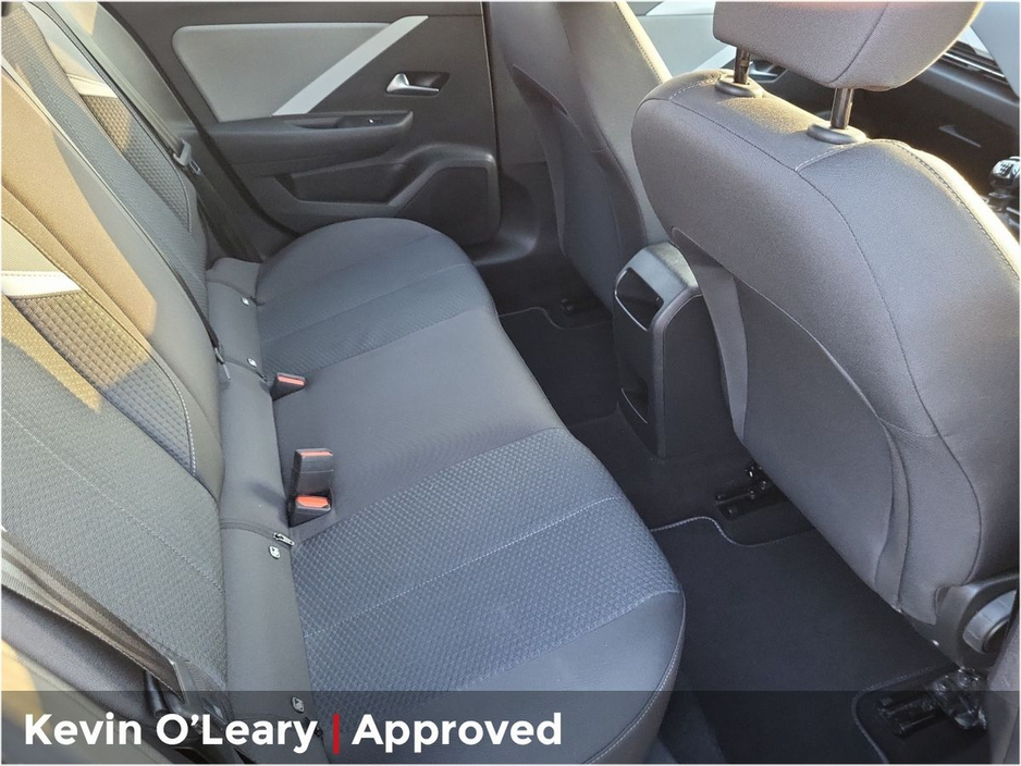 2024 Opel Astra - image 7