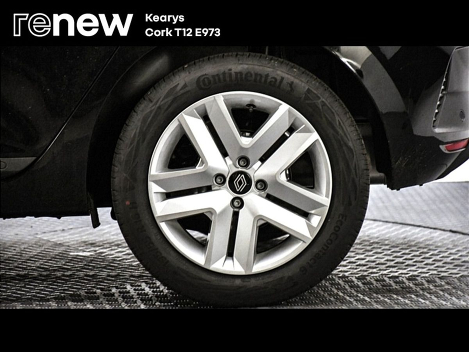 2025 Renault Clio - image 9