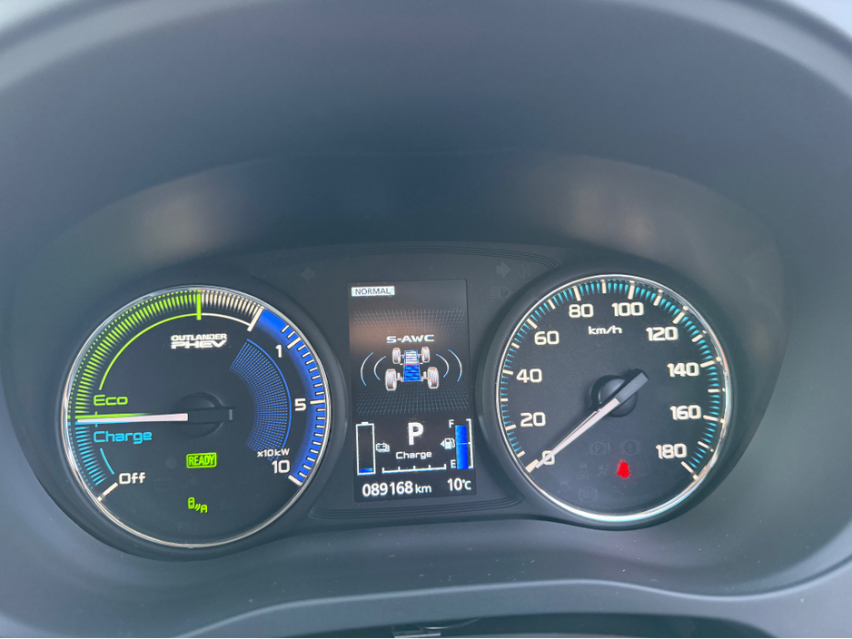 2020 Mitsubishi Outlander 4X4 Plug-in Hybrid - High Spec - Like New €24,750