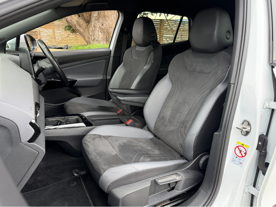 2022 Volkswagen ID.4 - image 28