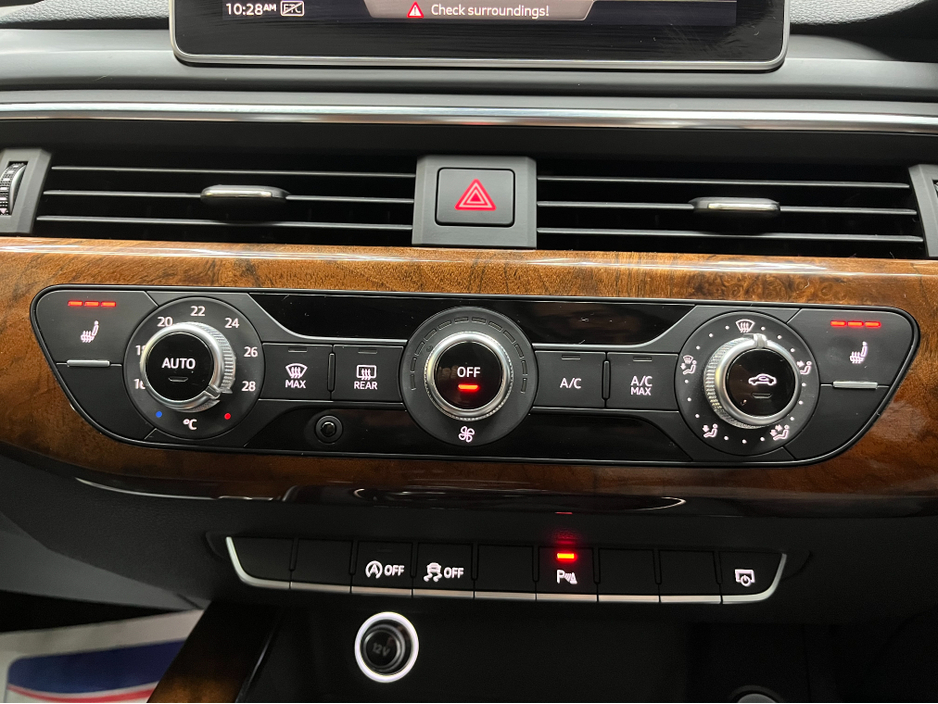 2018 Audi A4 2018 AUDI A4 TFSI 1.4 AUTOMATIC / CRUISE CONTROL / REVERSE CAMERA / HEATED SEATS / PADDLE SHIFTERS