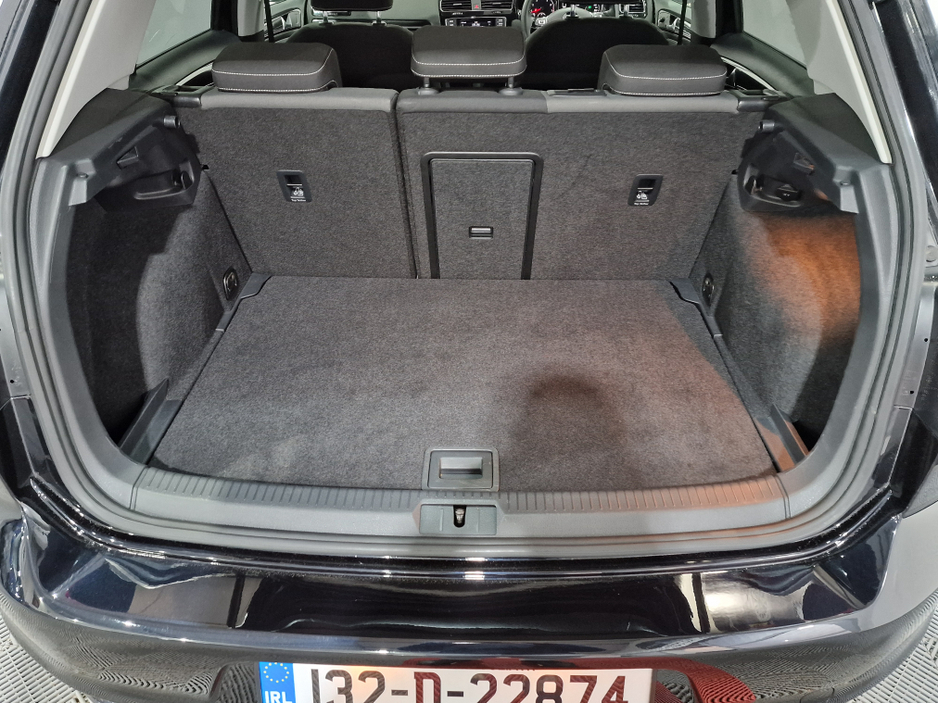 2013 Volkswagen Golf - image 12