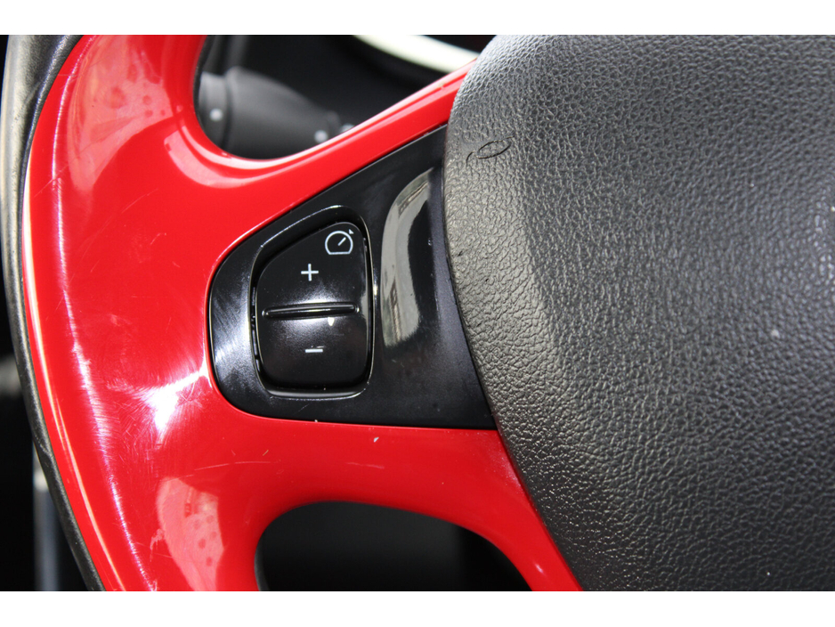 2017 Renault Clio - image 19