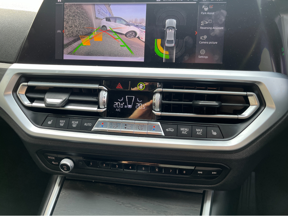 2020 BMW 3 Series - image 17