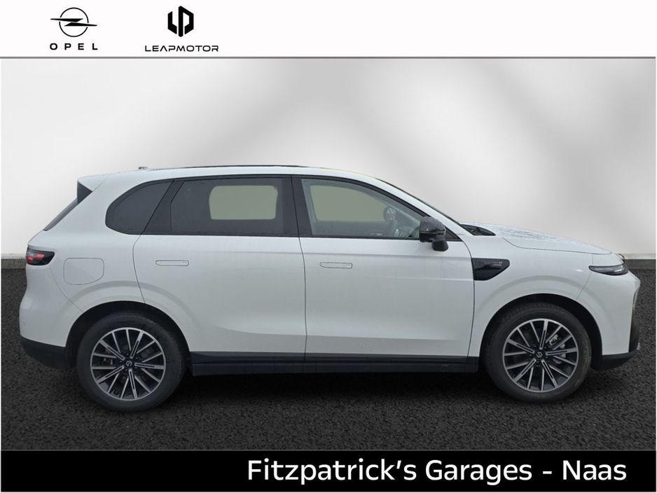 2026 Leapmotor B10 Design 67.1kw(420Km) Demo (Price Includes €1000 Scrappage Allowance) €33,950