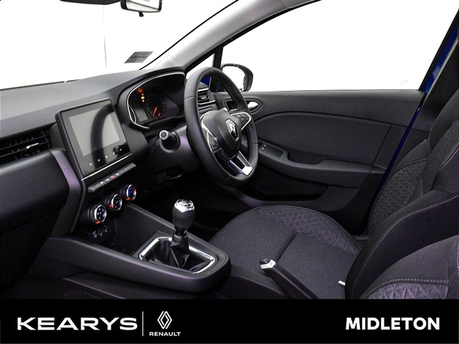 2020 Renault Clio - image 5