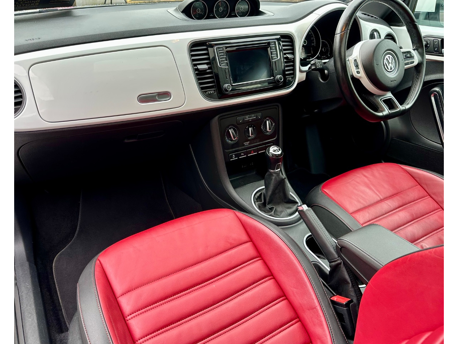 2016 Volkswagen Beetle - image 15