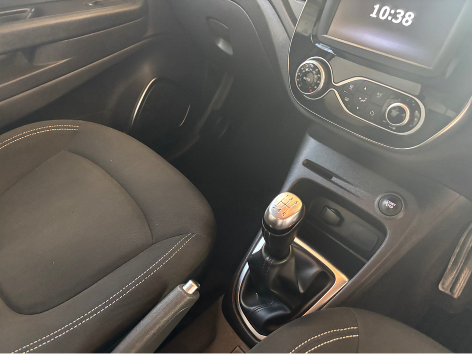 2021 Renault Captur - image 8