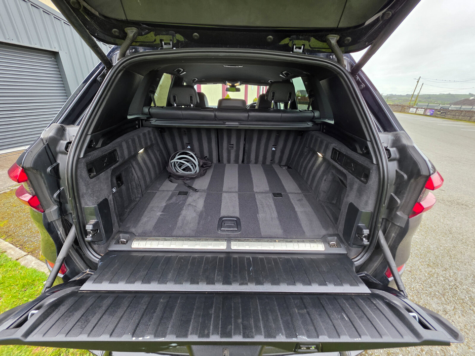 2022 BMW X5 - image 12