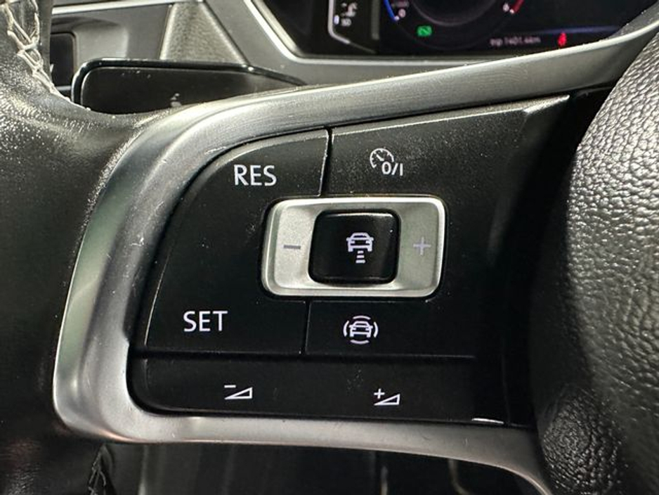 2020 Volkswagen Tiguan - image 14