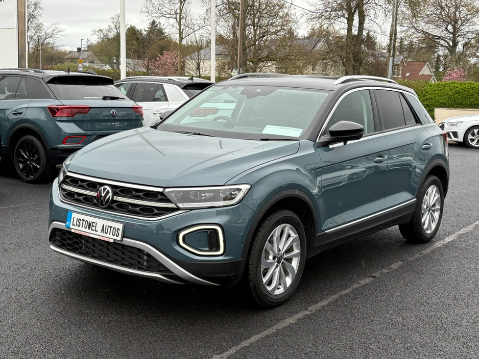 2024 Volkswagen T-Roc - image 5