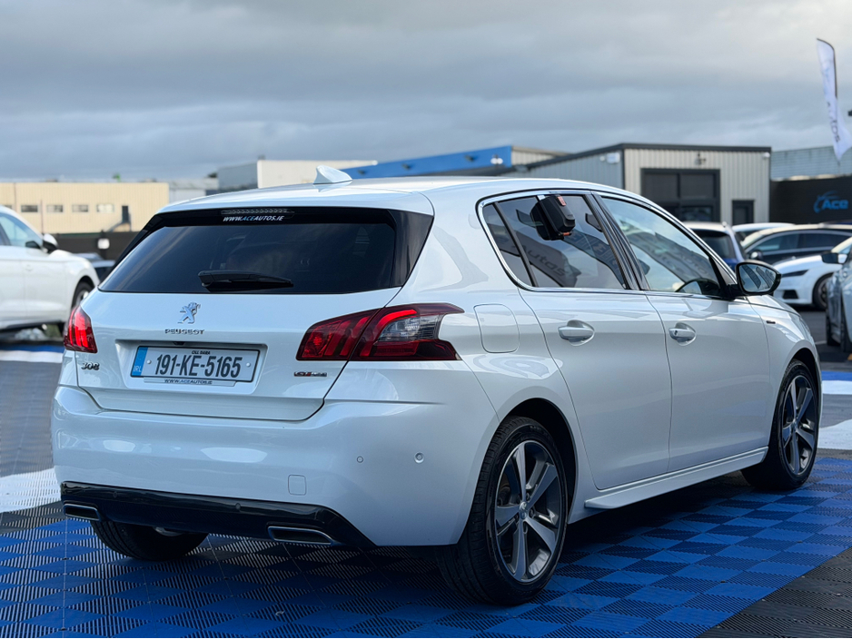 2019 Peugeot 308 - image 2