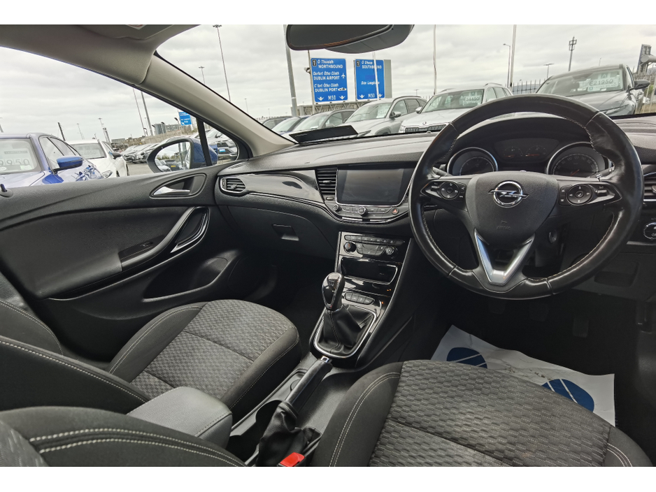 2018 Opel Astra - image 13