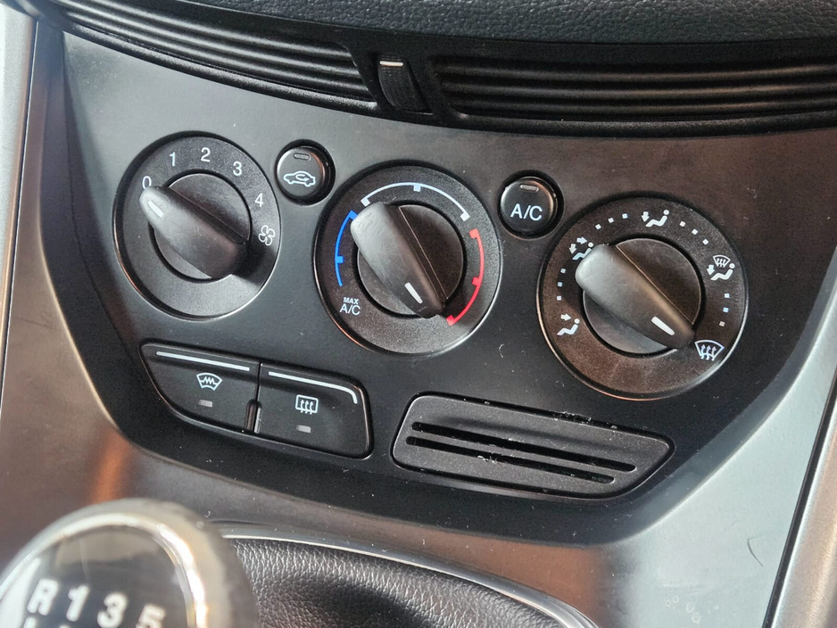 2015 Ford Grand C-Max - image 12