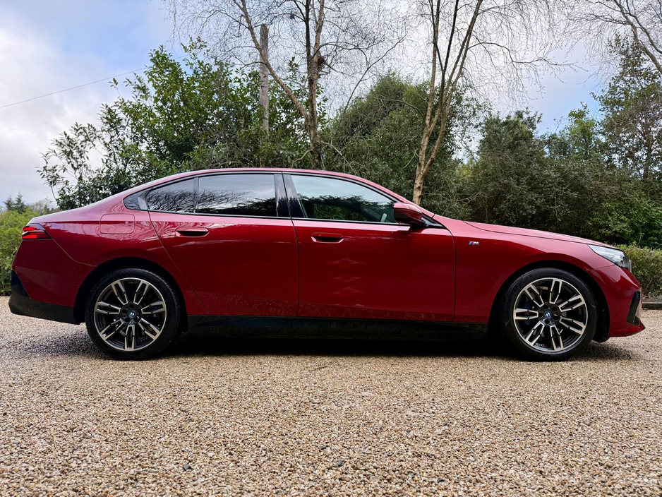 2024 BMW 5 Series - image 3