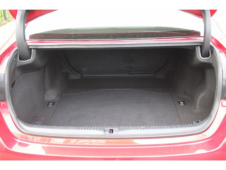 2016 Lexus RC 300 h - image 31