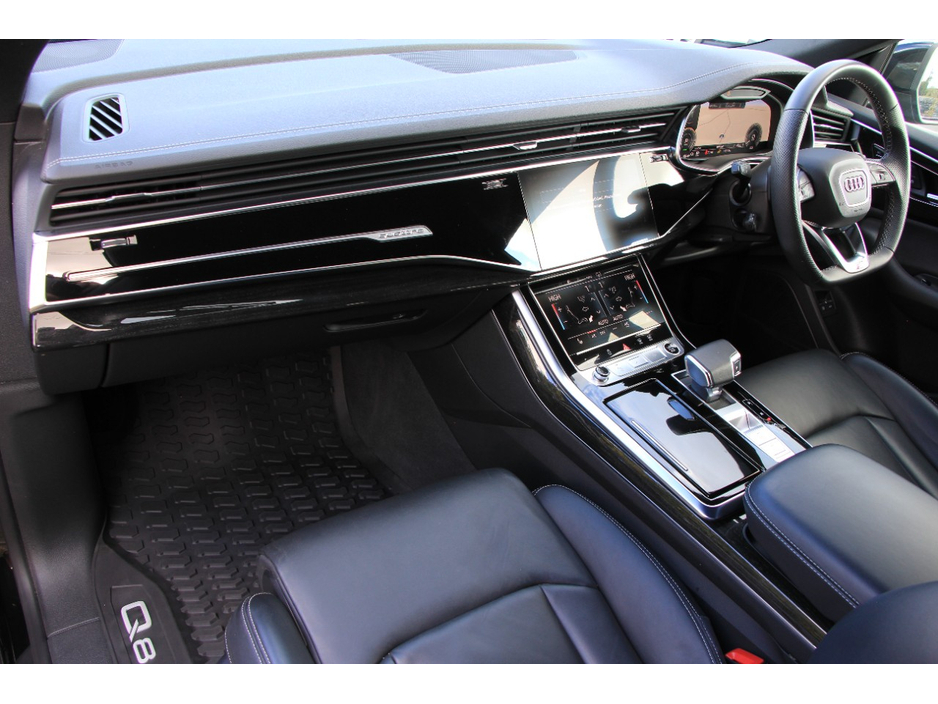 2023 Audi Q8 - image 18