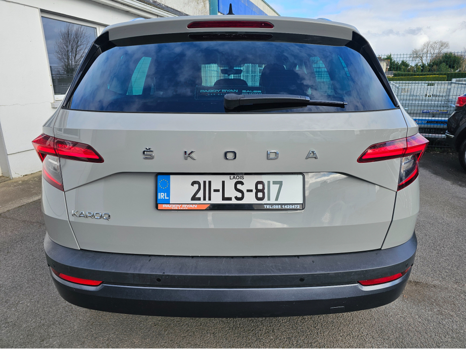 2021 Skoda Karoq - image 8