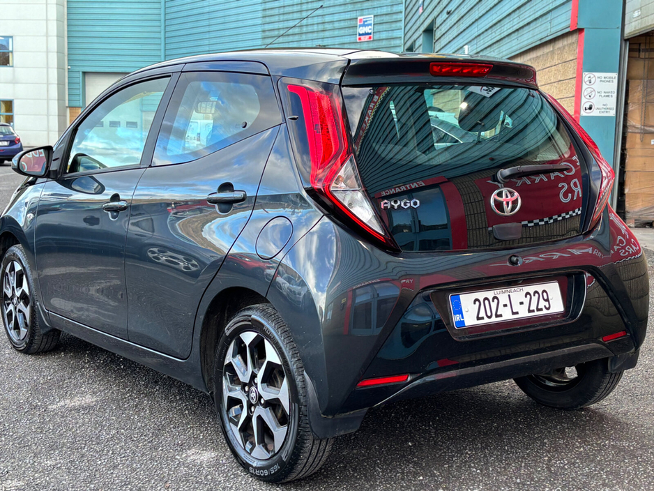 2020 Toyota Aygo 1.0 VVT-i x-play Smartphone €11,950