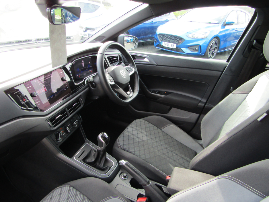 2023 Volkswagen Polo - image 8