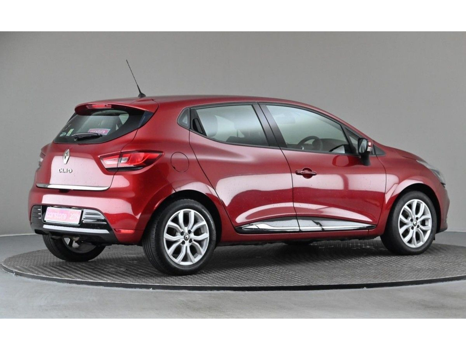 2019 Renault Clio - image 10