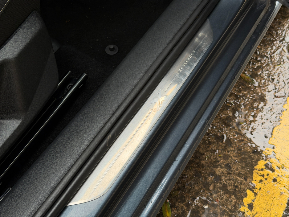 2023 SEAT Ibiza Folding Mirrors...Background Lighting €17,400