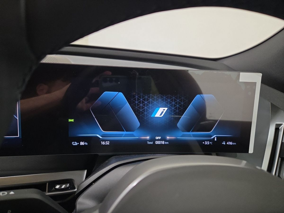 2026 BMW iX - image 9