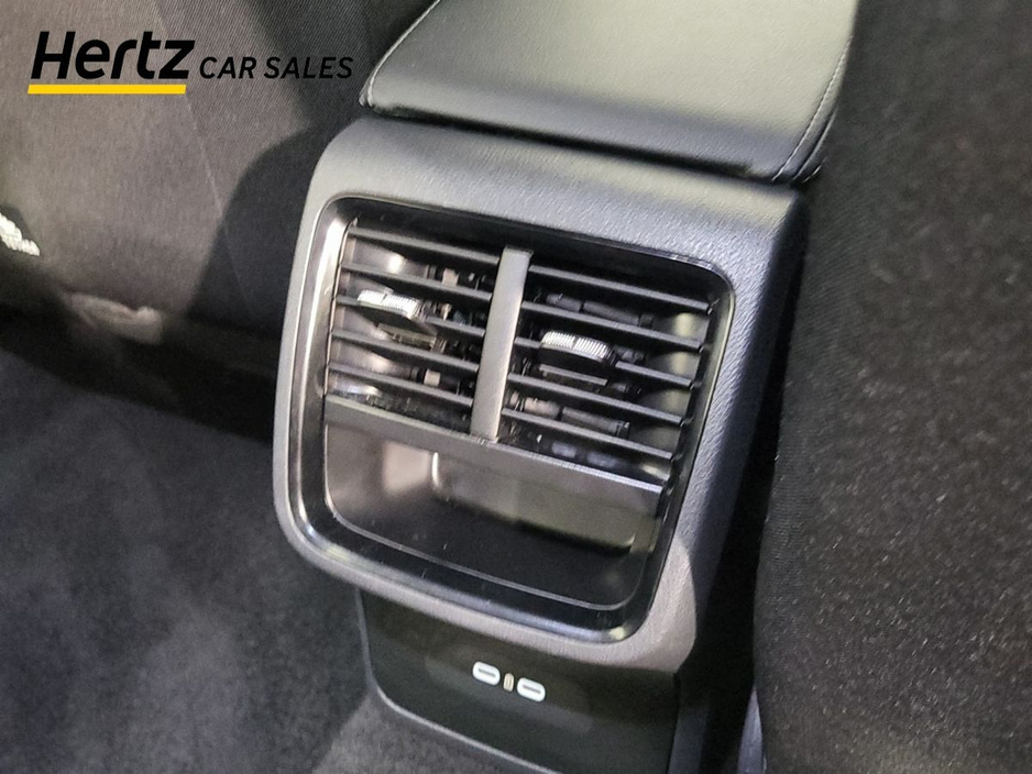 2024 Skoda Octavia - image 18