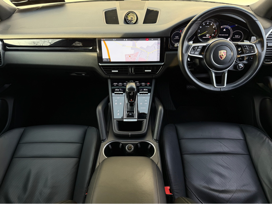 2020 Porsche Cayenne - image 17