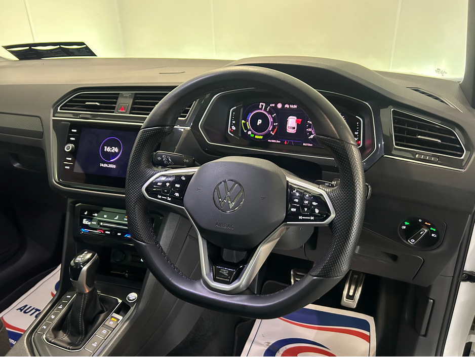 2023 Volkswagen Tiguan - image 20