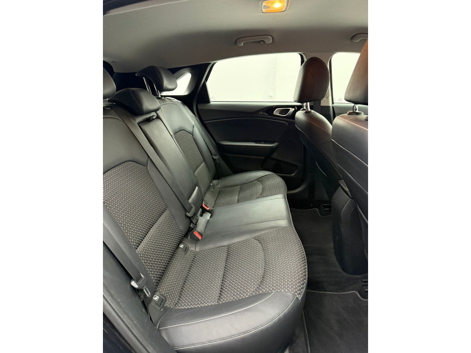 2019 Kia Ceed - image 8