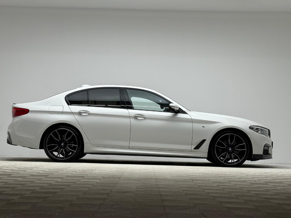 2018 BMW 5 Series 520i M SPORT €23,990