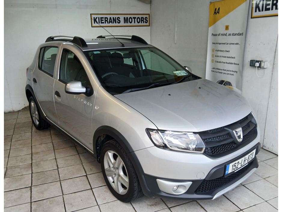2015 Dacia Sandero - image 6