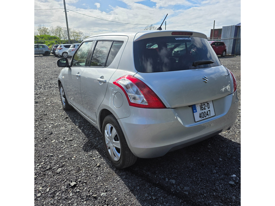 2016 Suzuki Swift - image 7