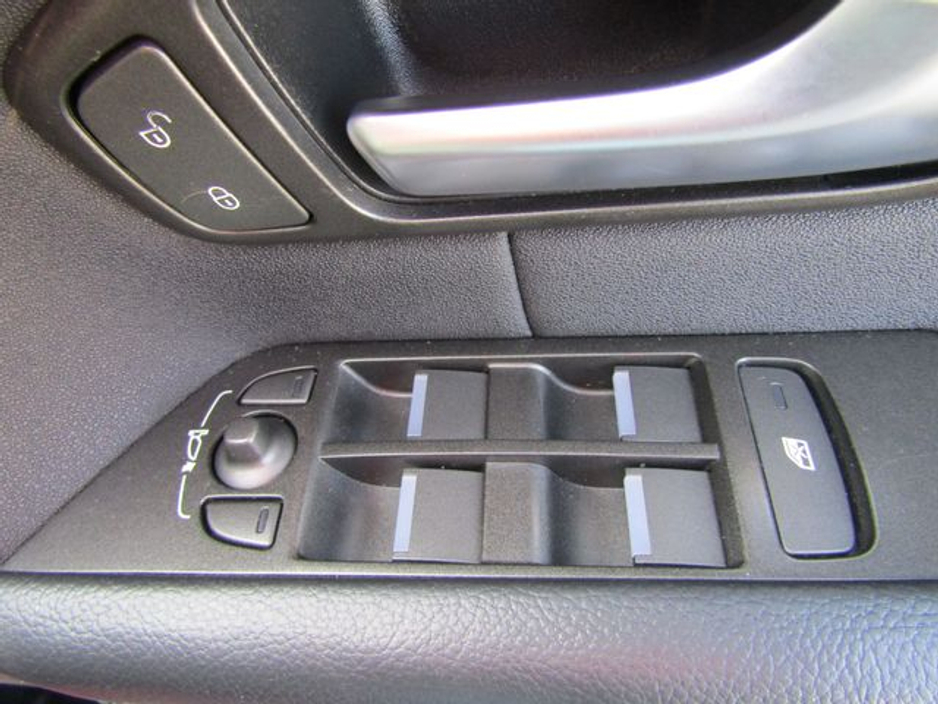 2017 Land Rover Range Rover Evoque - image 20