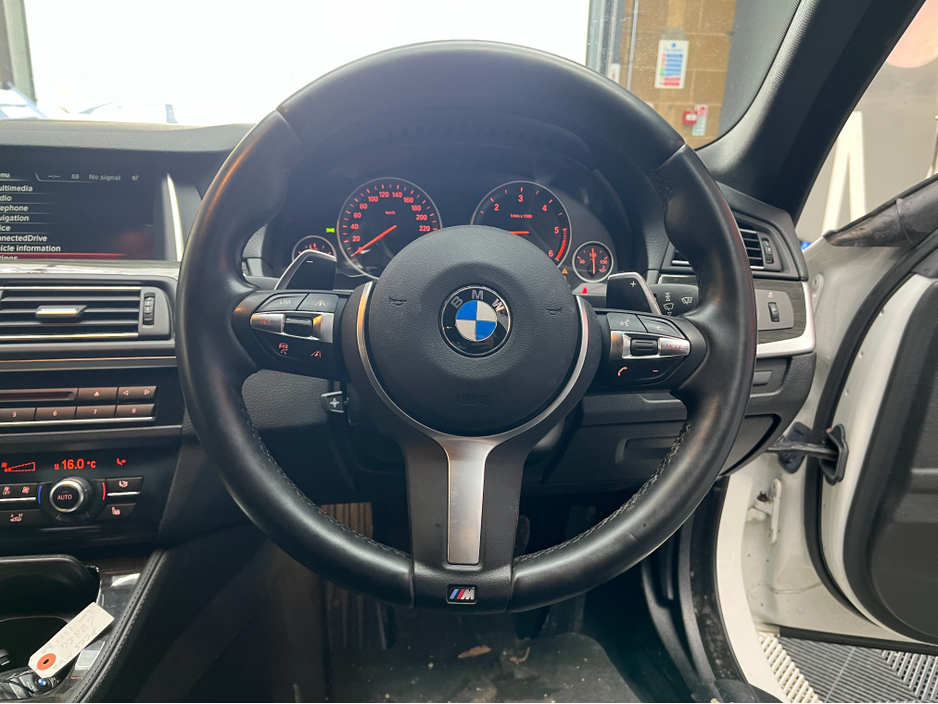 2017 BMW 5 Series - image 10