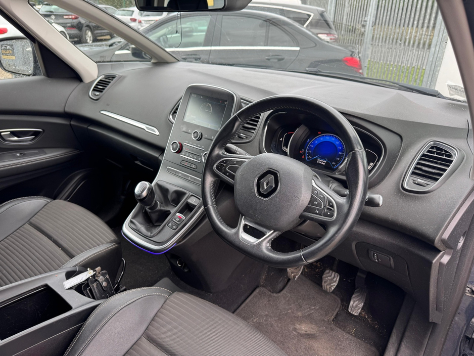 2017 Renault Scenic - image 13