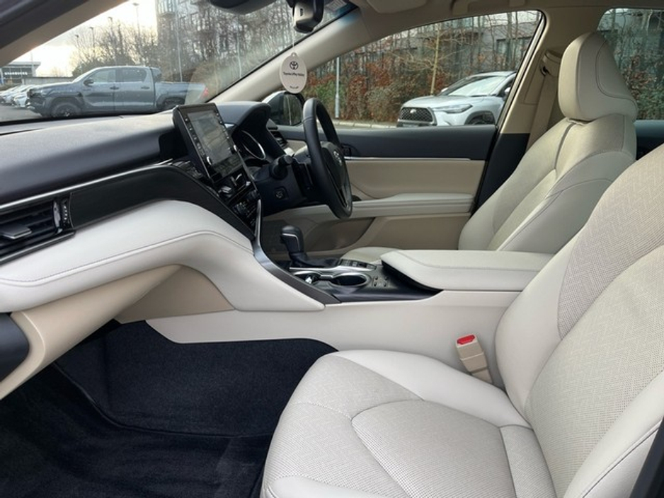 2024 Toyota Camry PLATINUM EDITION 4 €46,950