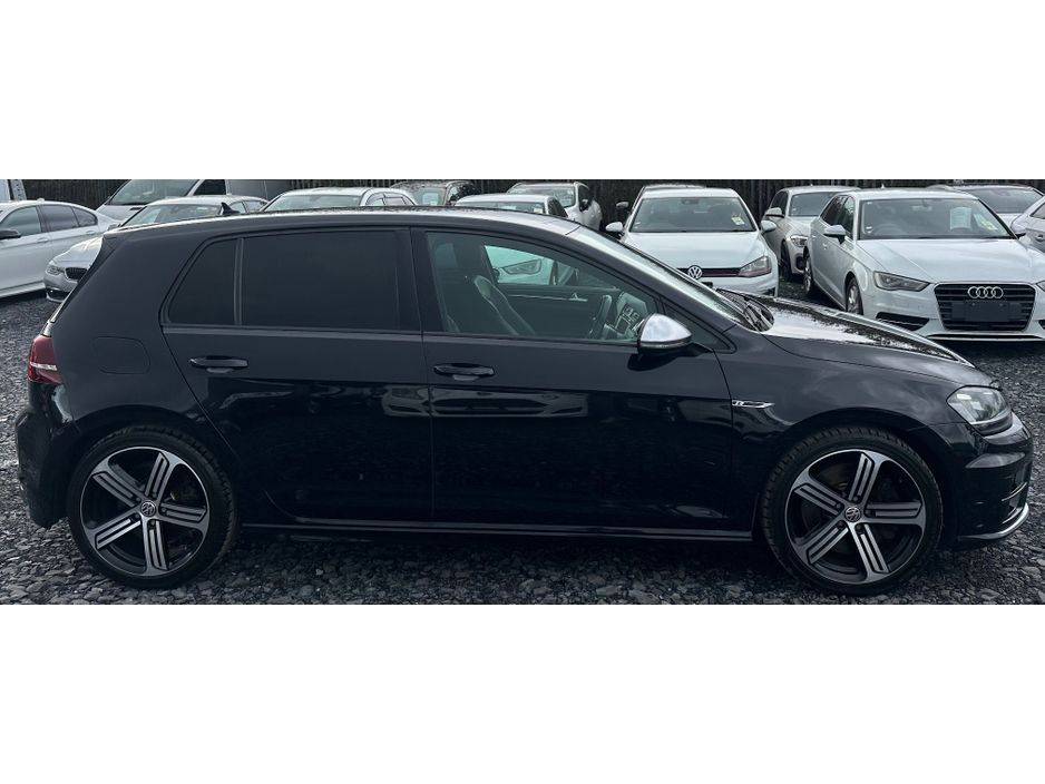 2014 Volkswagen Golf - image 8